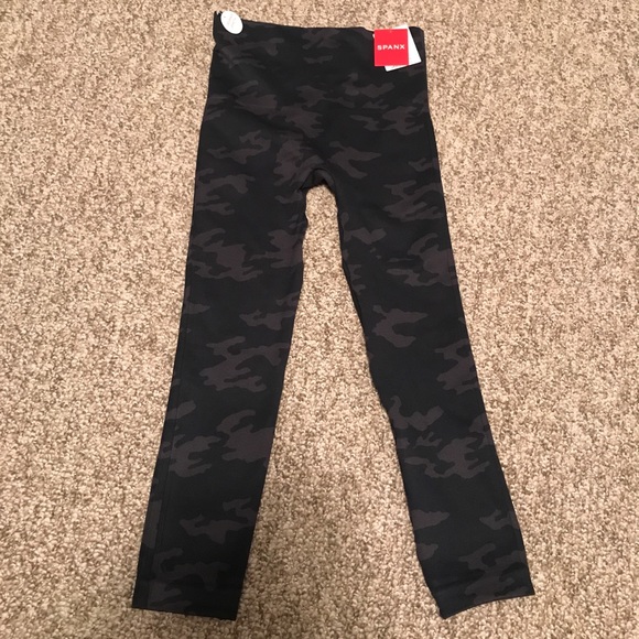 NWT Spanx EcoCare Seamless Leggings Camo Black - Picture 2 of 10